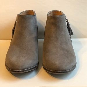 Vionic serena grey suede boots
